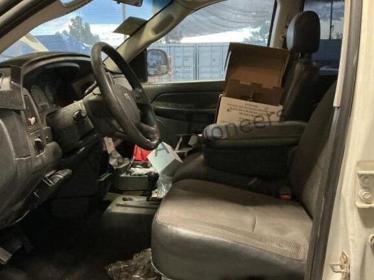2005-dodge-ram-2500-image-21