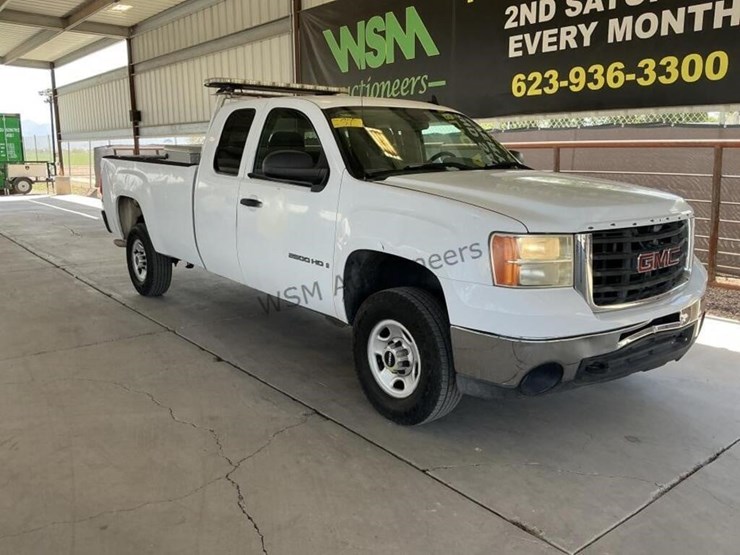 2008-gmc-sierra-2500hd-image-2