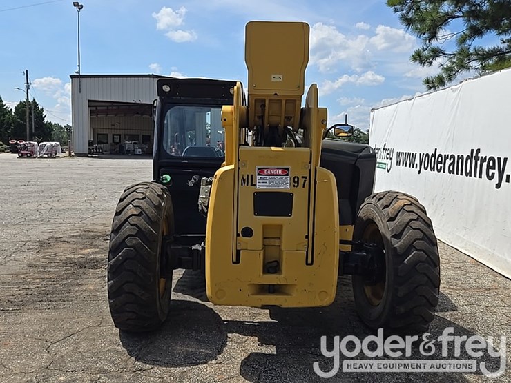 2016-caterpillar-tl943d-image-4
