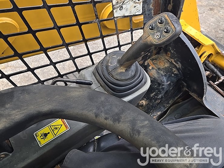 2019-caterpillar-259d3-image-24