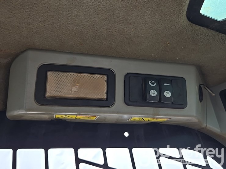 2019-caterpillar-259d3-image-27