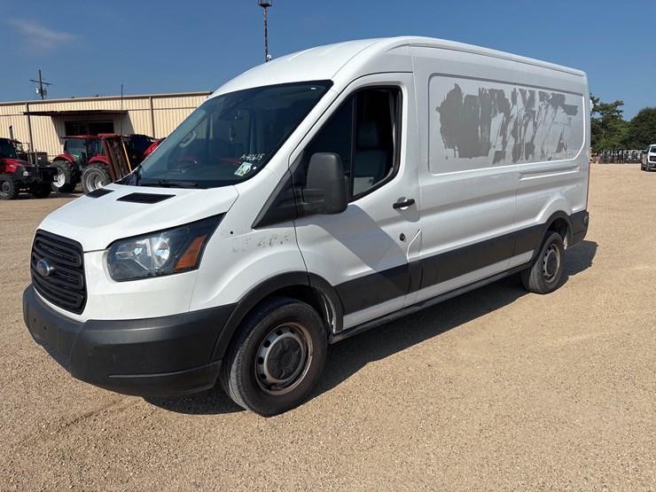 2019-ford-transit-image-1
