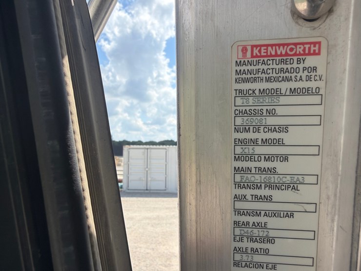 2019-kenworth-t800-image-35