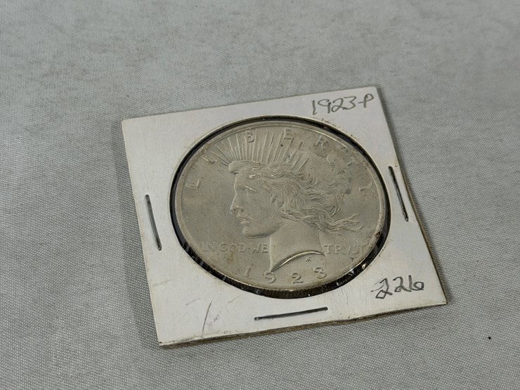 #00637-•-1923-peace-dollar-image-2