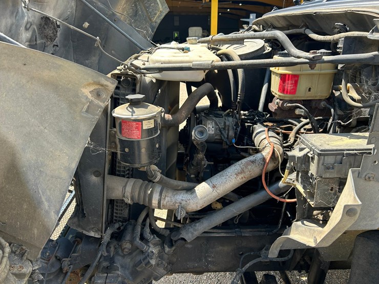 2001-ford-f650-image-15