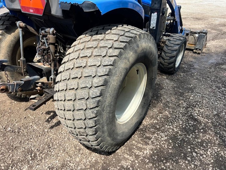 new-holland-tc45-image-18
