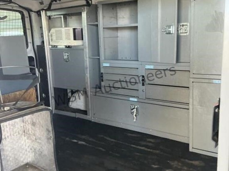2014-chevrolet-express-3500-image-9
