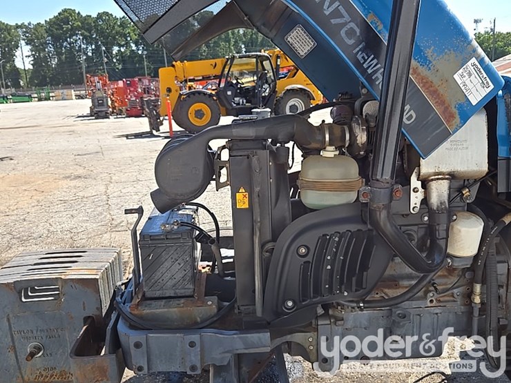 new-holland-tn70-image-17
