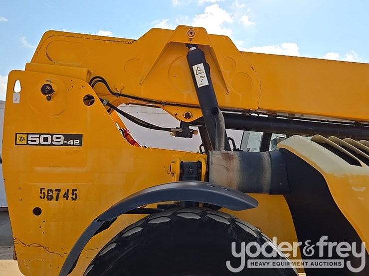 2017-jcb-509-42-image-30