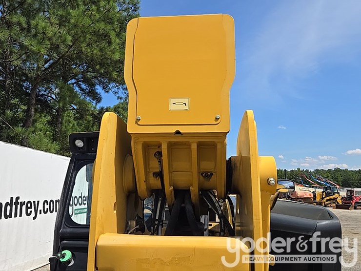 2016-caterpillar-tl943d-image-19