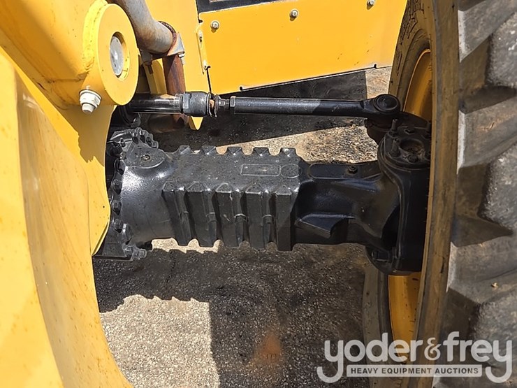 2016-caterpillar-tl943d-image-26