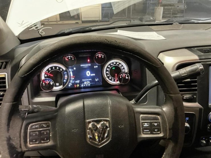 2016-dodge-3500-image-16
