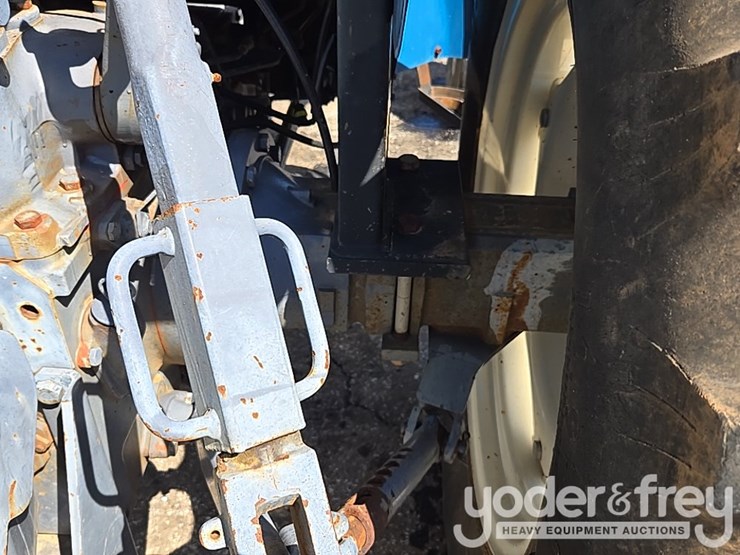 new-holland-tn70-image-21