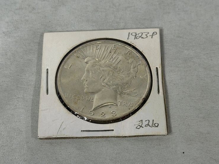 #00637-•-1923-peace-dollar-image-3