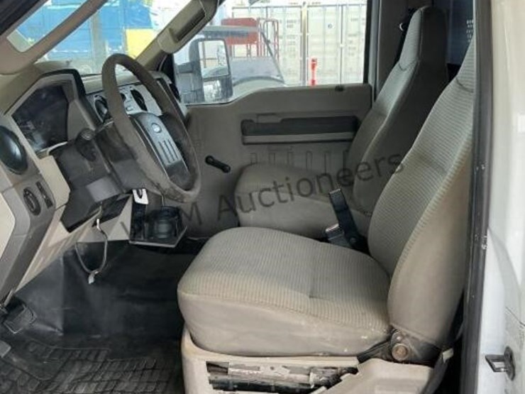 2009-ford-f350-image-23