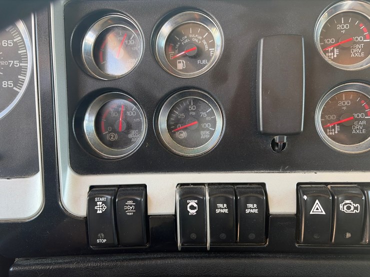 2019-kenworth-t800-image-25