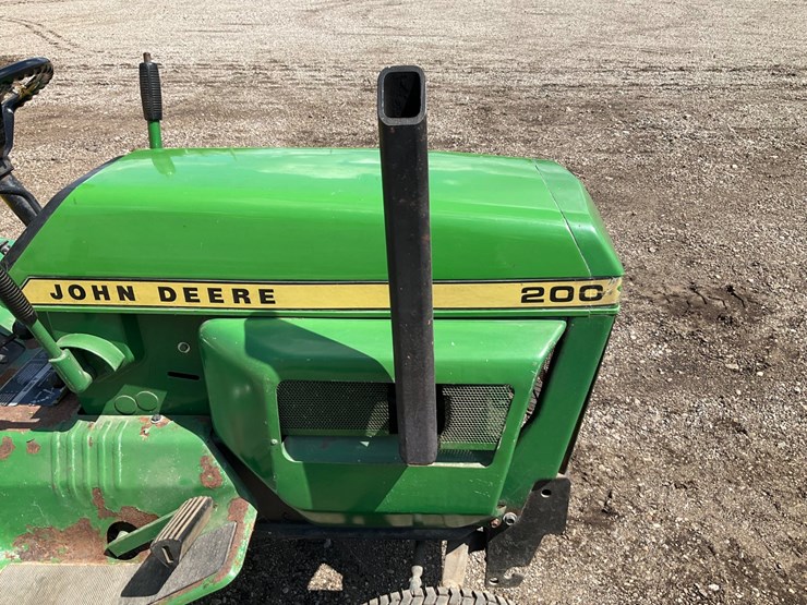 john-deere-200-image-27