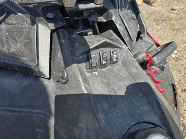 #697-•-polaris-switchback-snow-mobile-image-14
