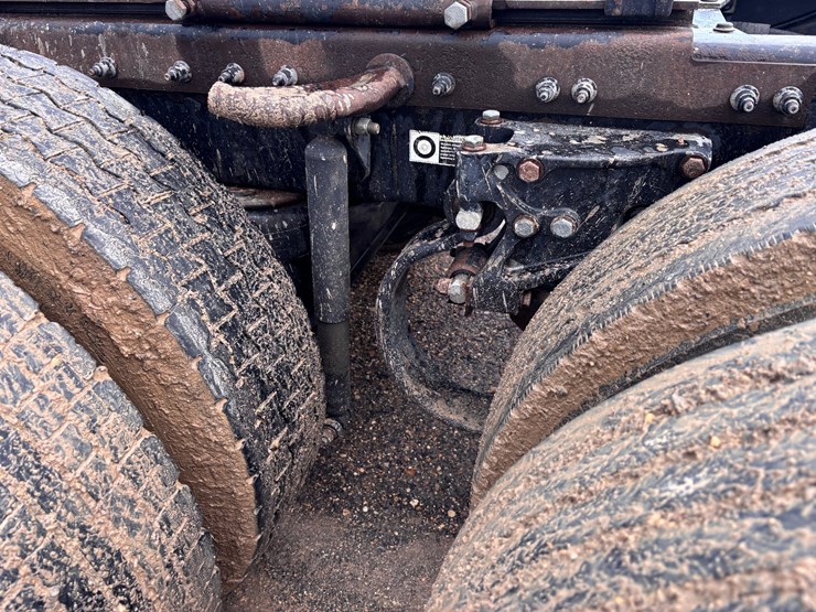 2010-peterbilt-386-image-6