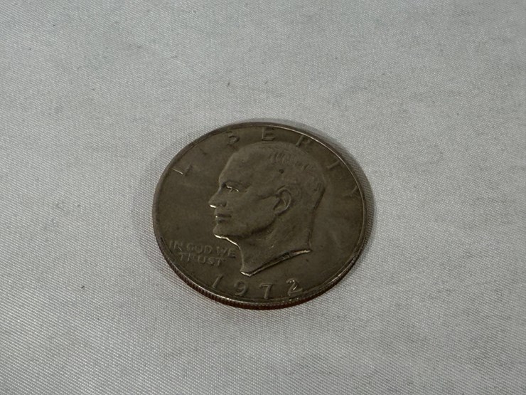 #00641-•-(20)-1972-ike-dollars-image-3