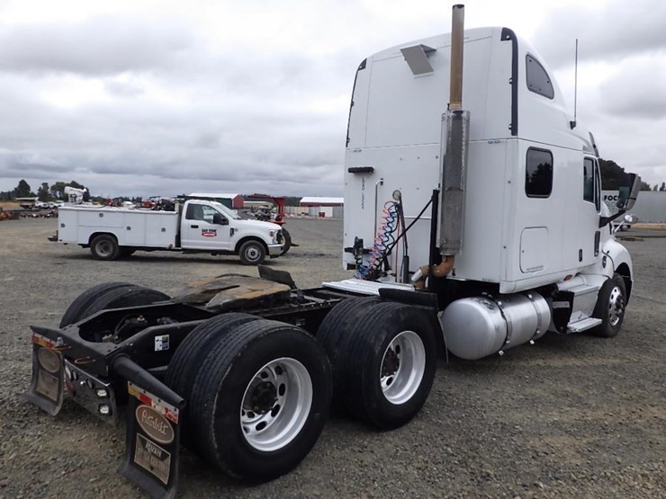 2009-peterbilt-387-image-5