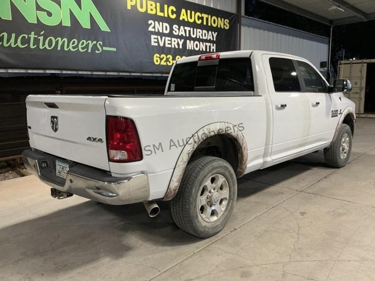 2016-dodge-3500-image-7