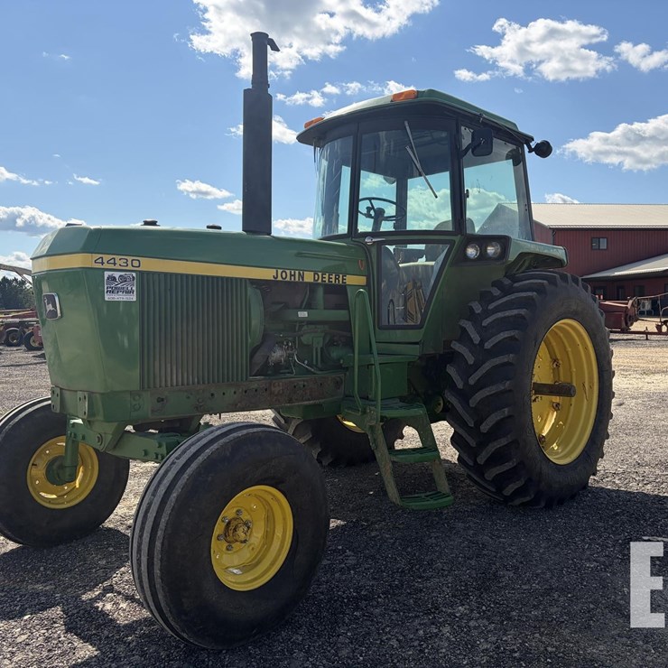 1977 JOHN DEERE 4430