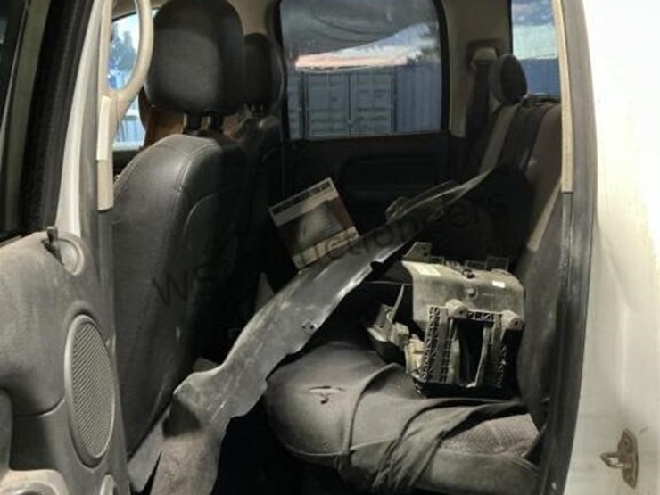 2005-dodge-ram-2500-image-24