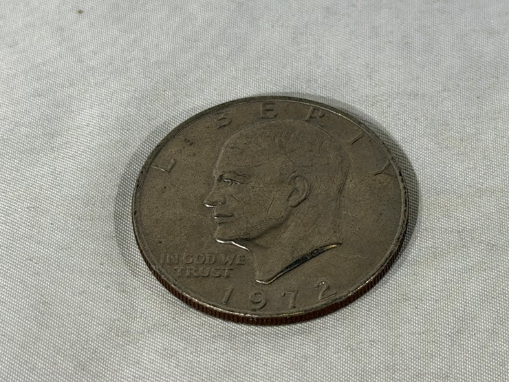 #00642-•-(20)-1972-ike-dollars-image-3