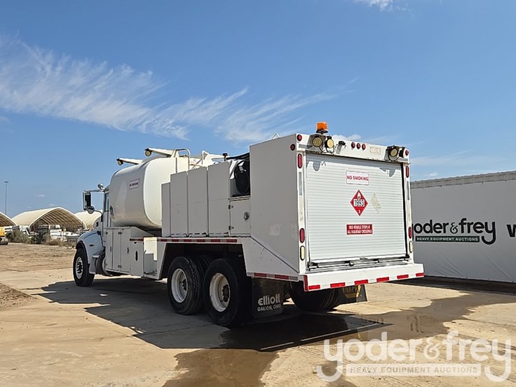 2012-peterbilt-348-image-4