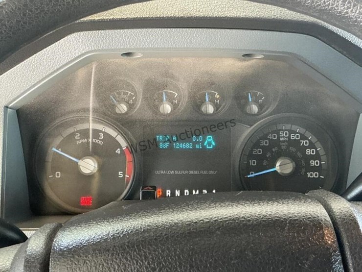 2015-ford-f550-image-24
