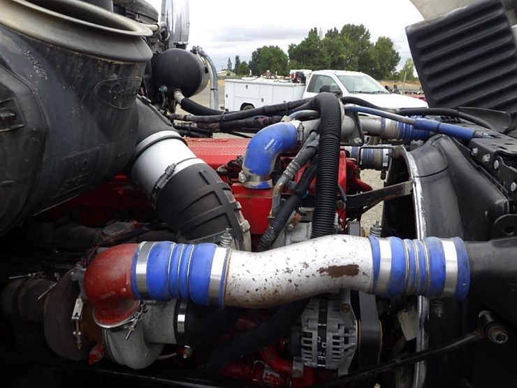 2009-peterbilt-387-image-33