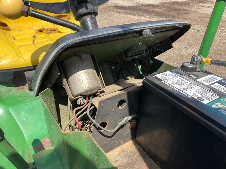 john-deere-200-image-32