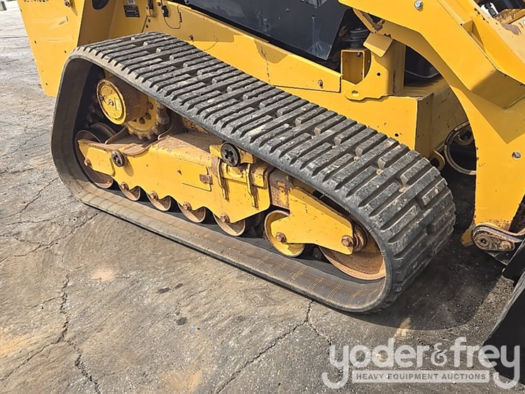 2022-caterpillar-279d3-image-12