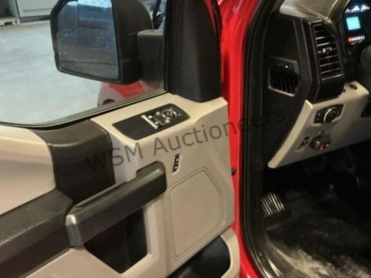 2017-ford-f150-image-23