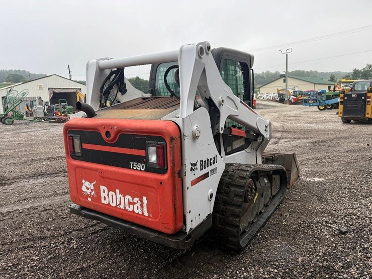 2014-bobcat-t590-image-4