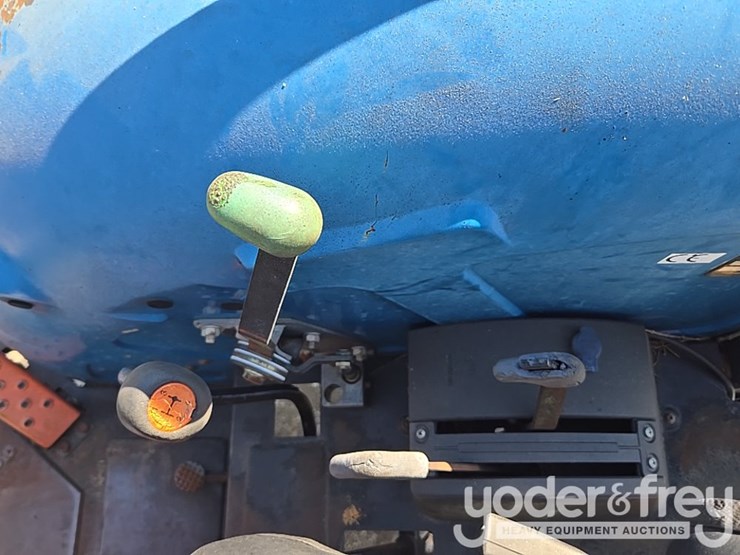new-holland-tn70-image-32