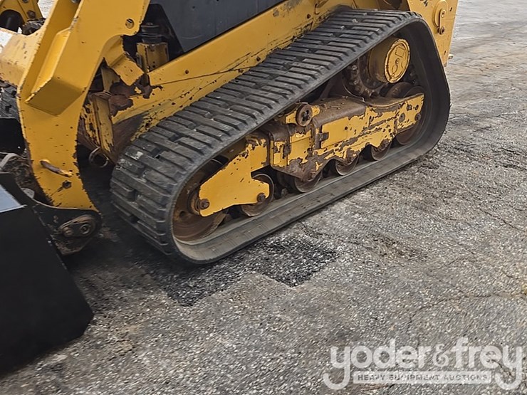 2019-caterpillar-259d3-image-9