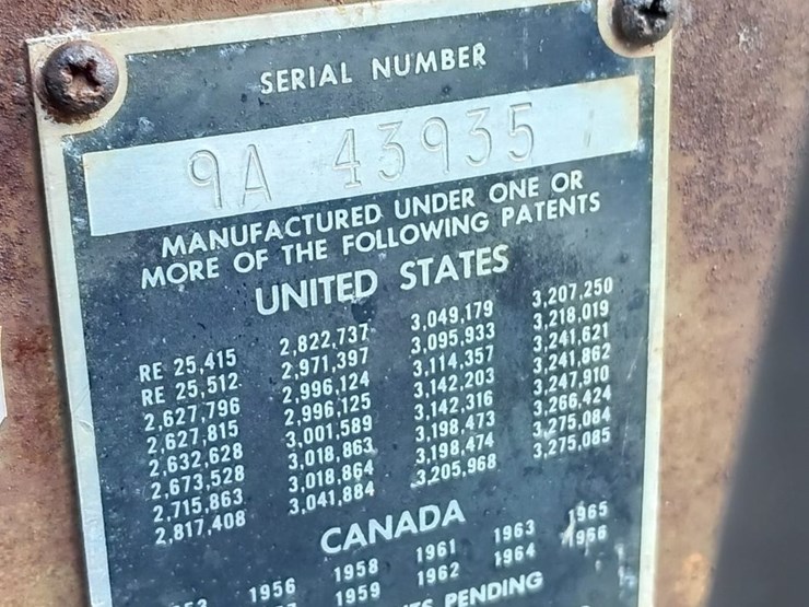 1967-massey-ferguson-165-image-6