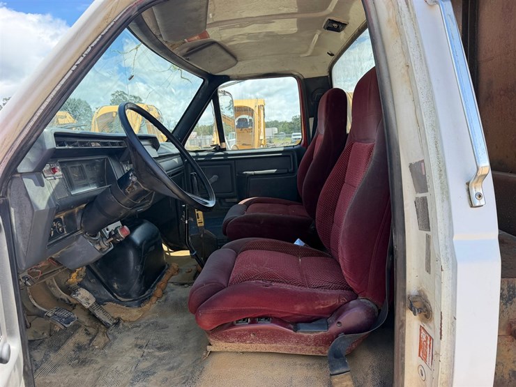 1991-ford-f700-image-9