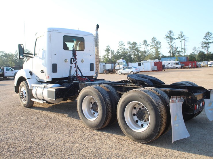 2015-kenworth-t880-image-4