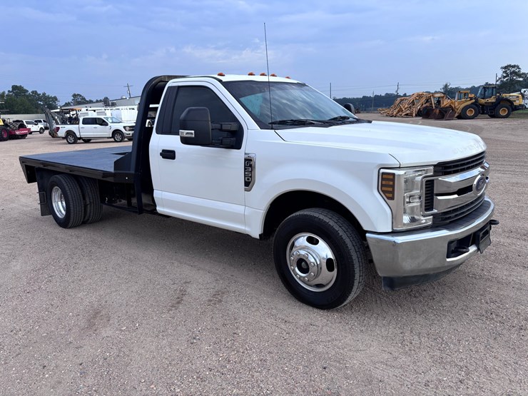 2019-ford-f350-image-2