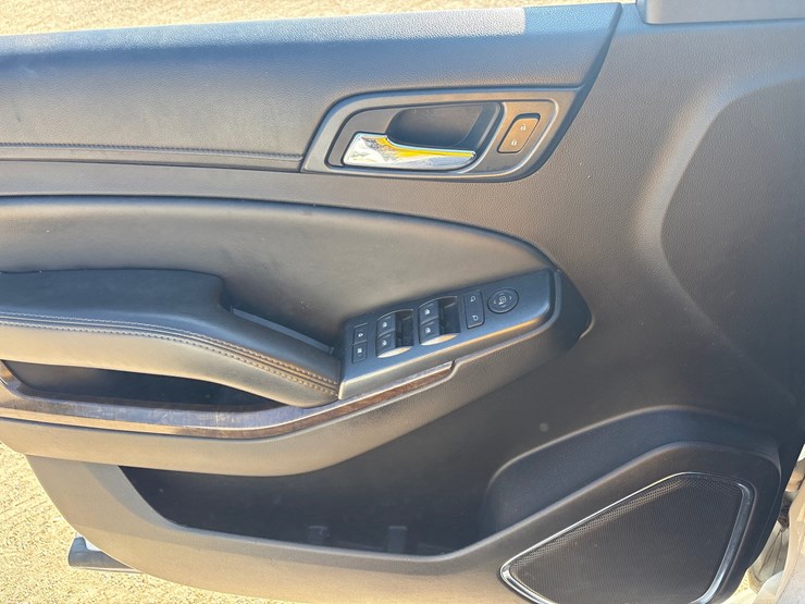 2015-chevrolet-tahoe-image-11