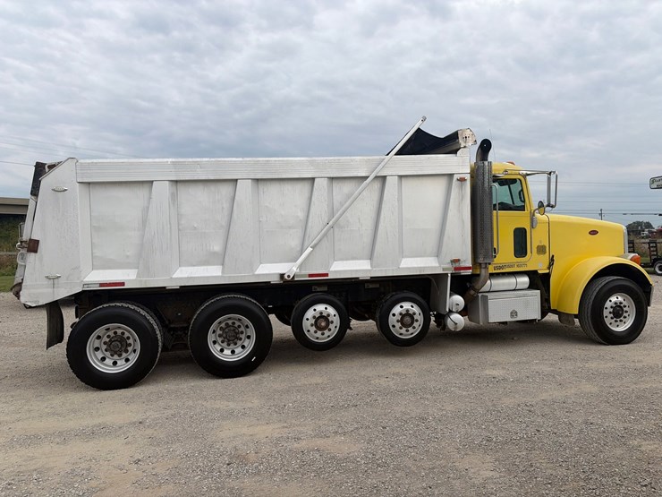 2011-peterbilt-367-image-4