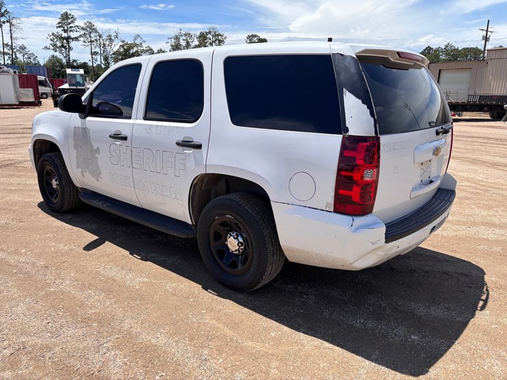 2011-chevrolet-tahoe-image-3
