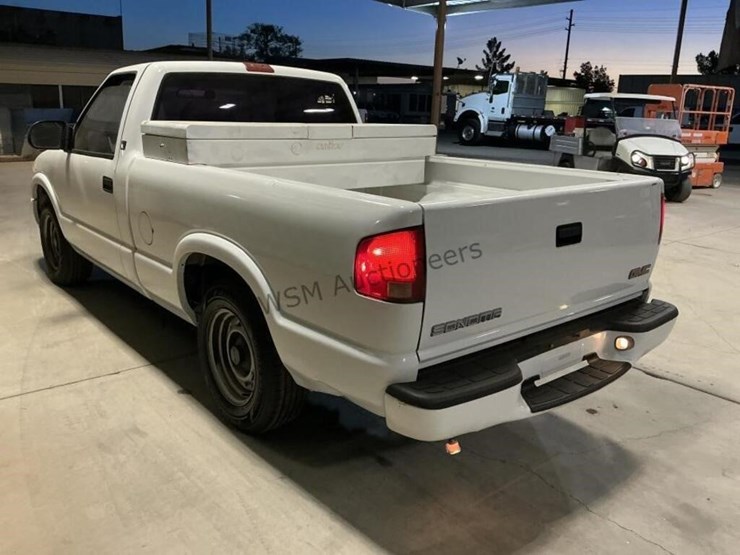 2001-gmc-sonoma-p/u-image-5