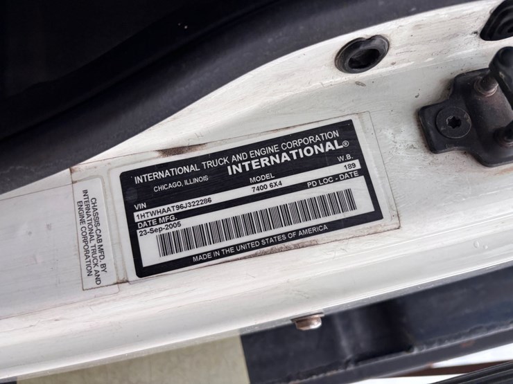 international-7400-image-18