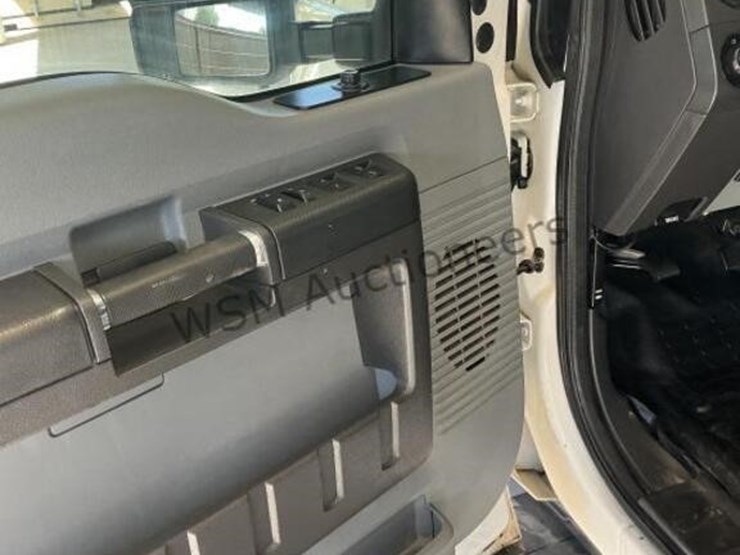 2014-ford-f350-image-25