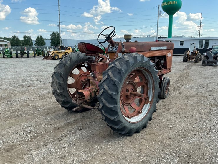 1958-case-ih-farmall-60-image-5