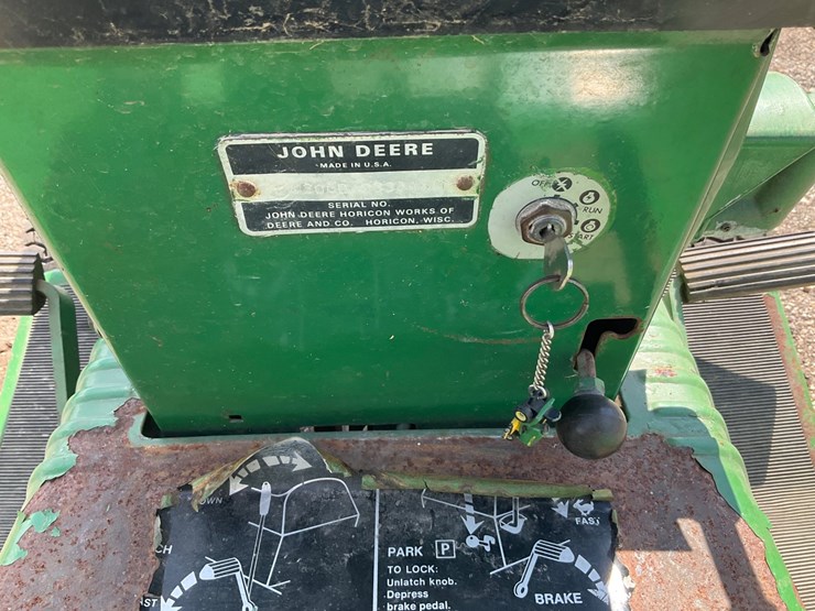 john-deere-200-image-45